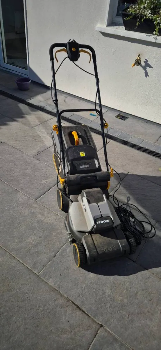 Titan 1700W 37cm Lawnmower Electric - Image 2