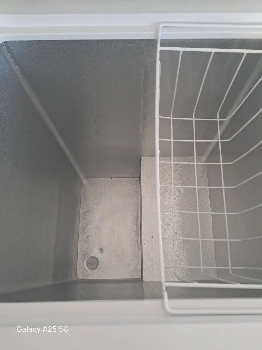 Chest Freezer - Image 2