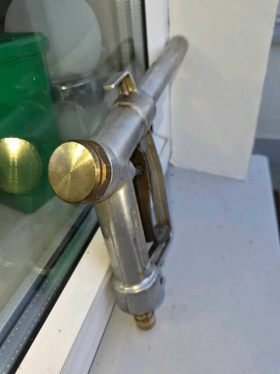 Old 1960s fuell  nozal  brass fittings - Image 2