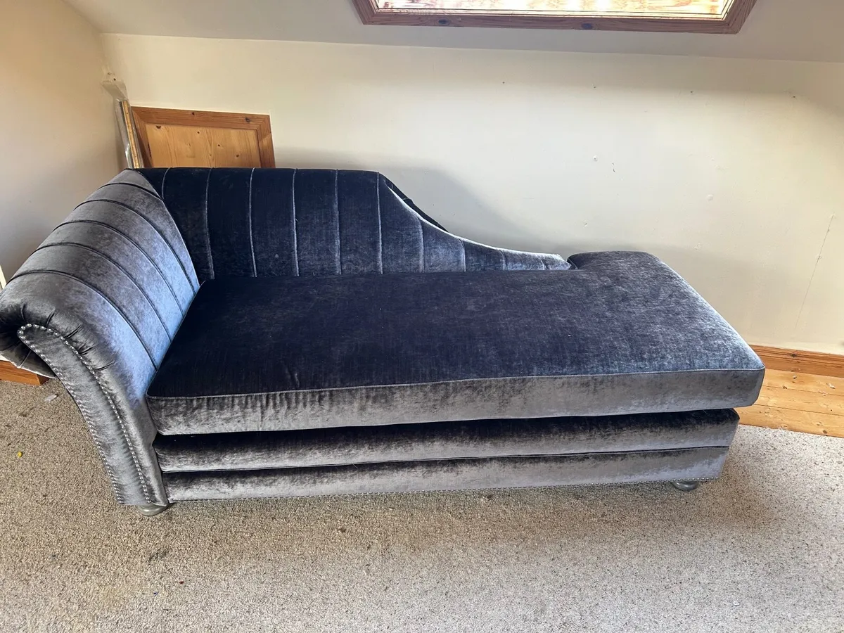 Chaise Lounge Couch - Image 2