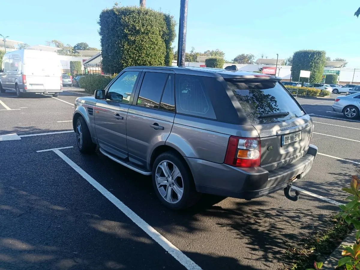 Range Rover Sport 5 Seats Crew Cab Certified - Image 3