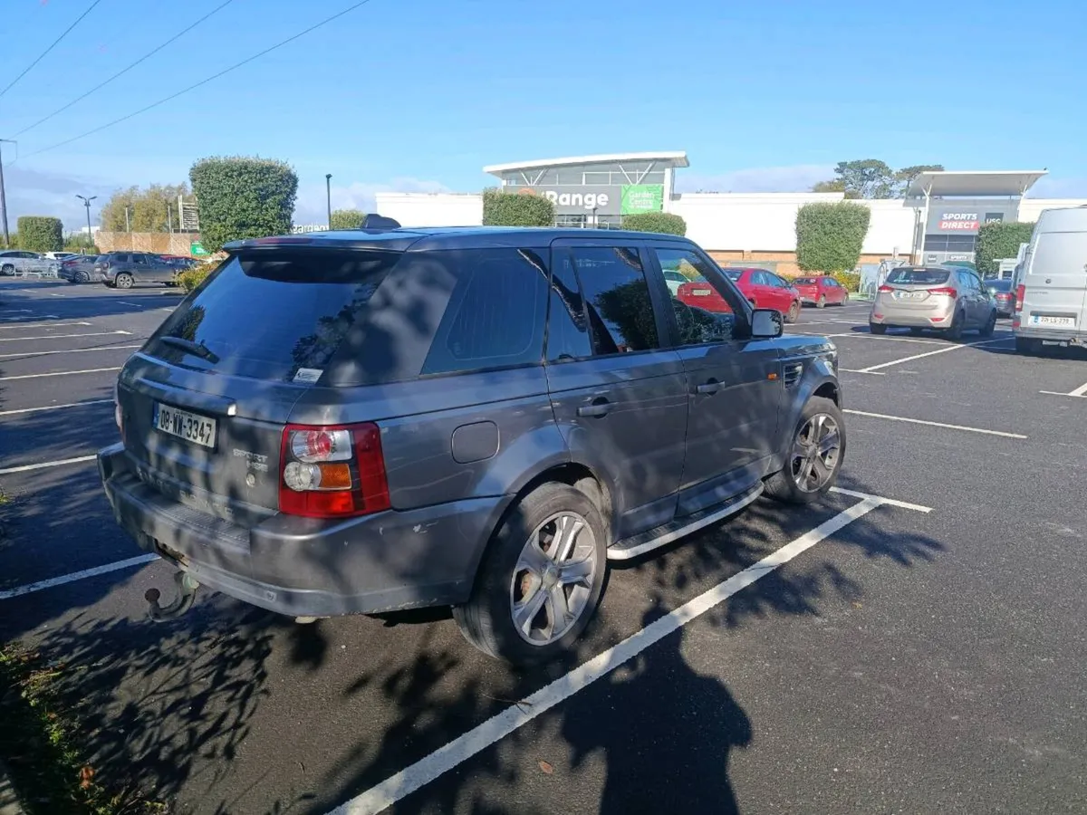 Range Rover Sport 5 Seats Crew Cab Certified - Image 4