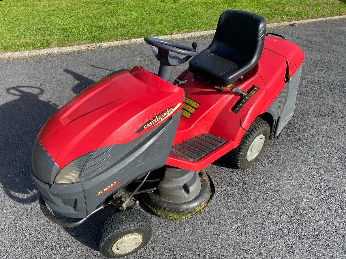 Ride on lawnmower - Image 1