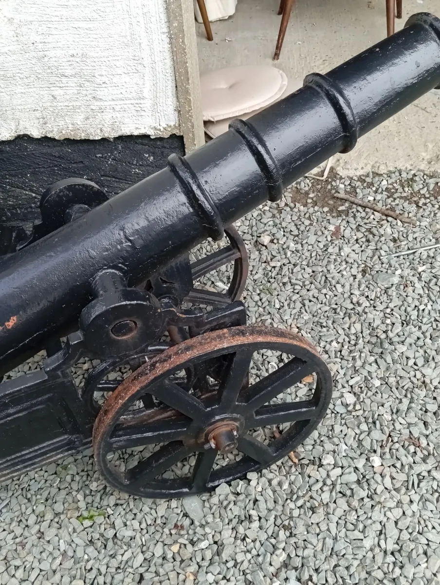 Antique style cast iron cannons - Image 4