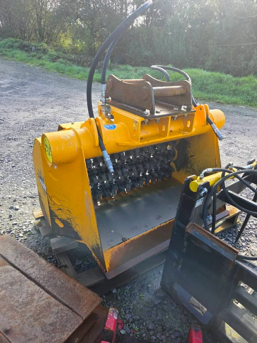 Ex-Demo stock for sale - Image 3
