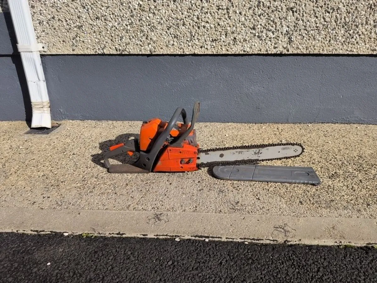 Oleo Mac chainsaw - Image 2