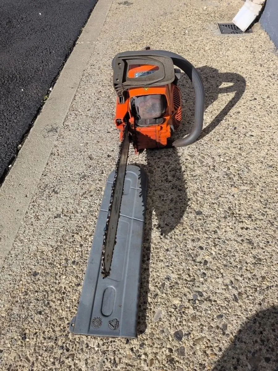 Oleo Mac chainsaw - Image 3