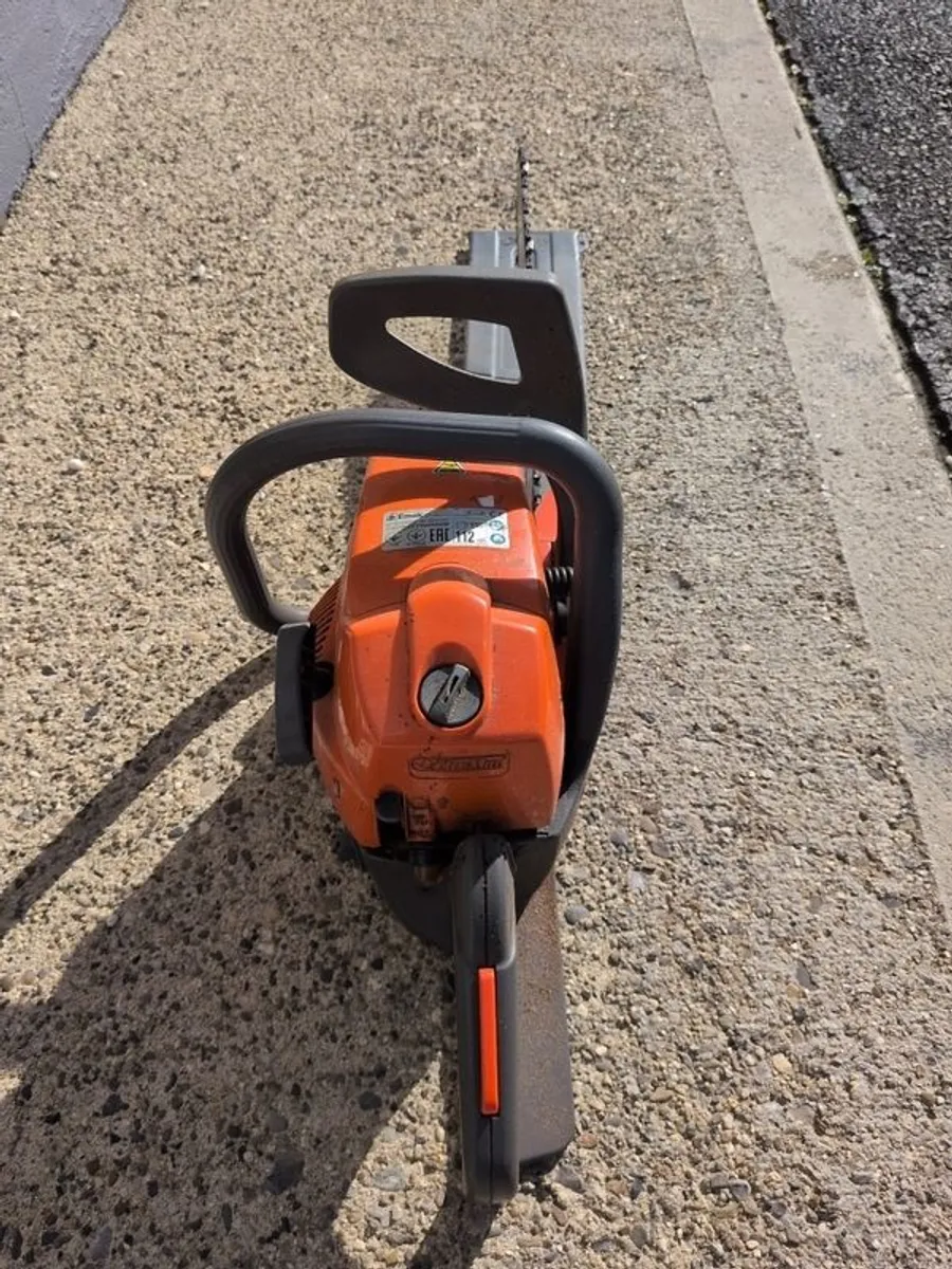 Oleo Mac chainsaw - Image 4