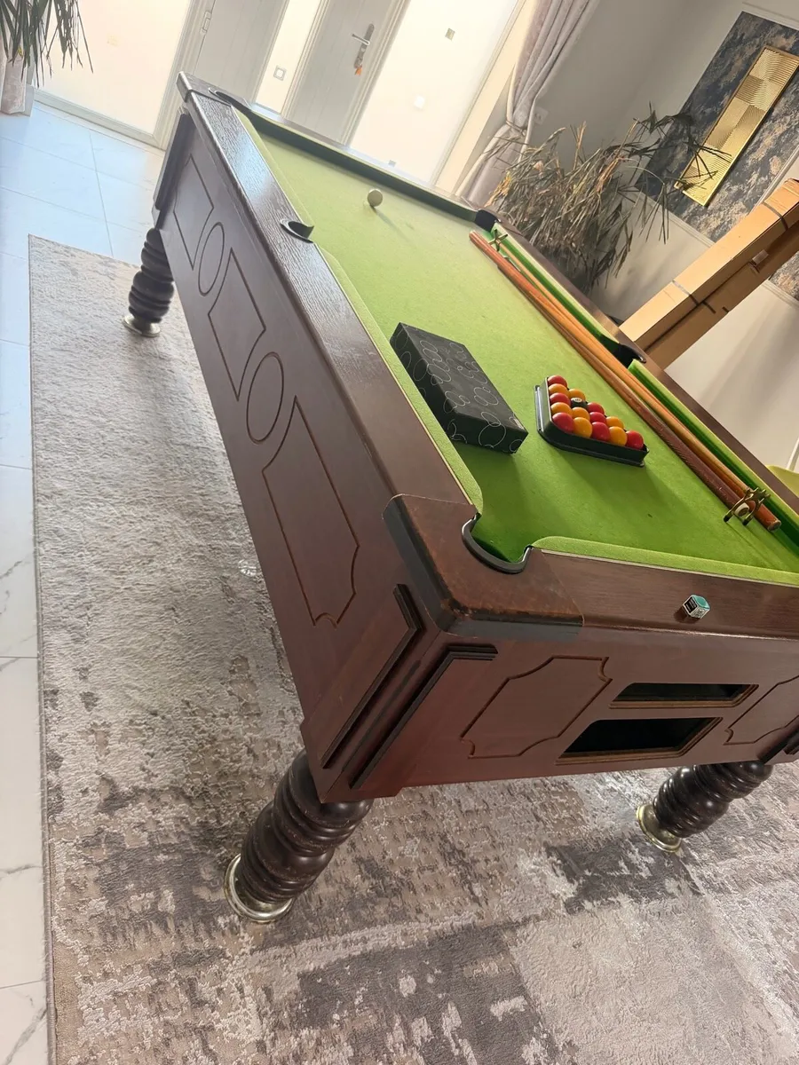 Pool table - Image 2