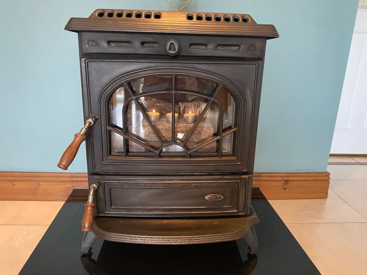 Stanley Stove - Image 1
