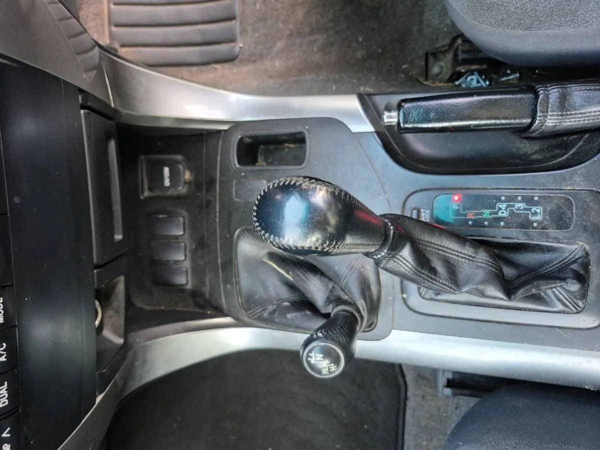 Toyota landcruiser - Image 2