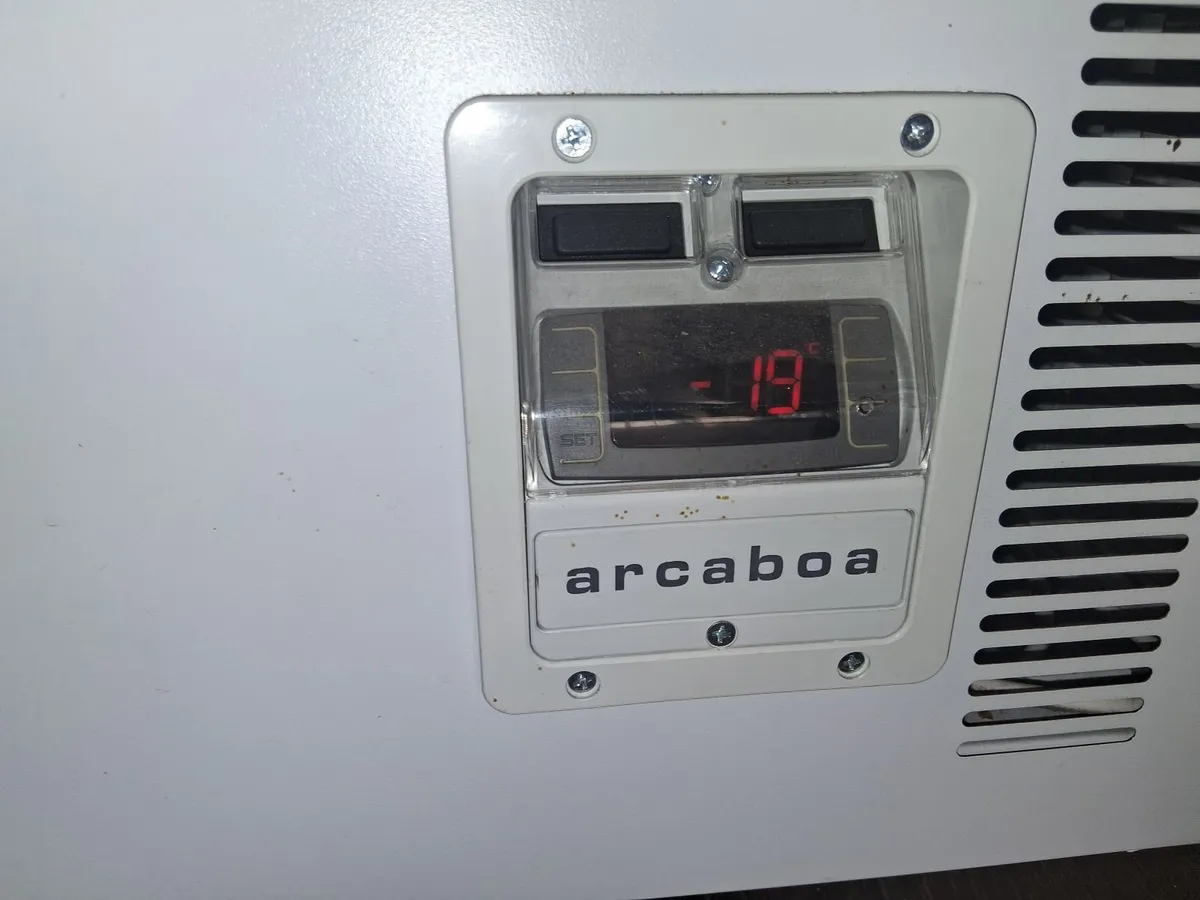 Display freezer - Image 2