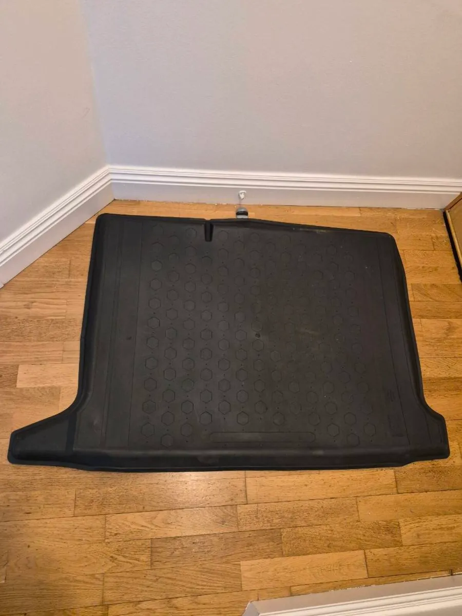 Dacia Duster boot protector - Image 1