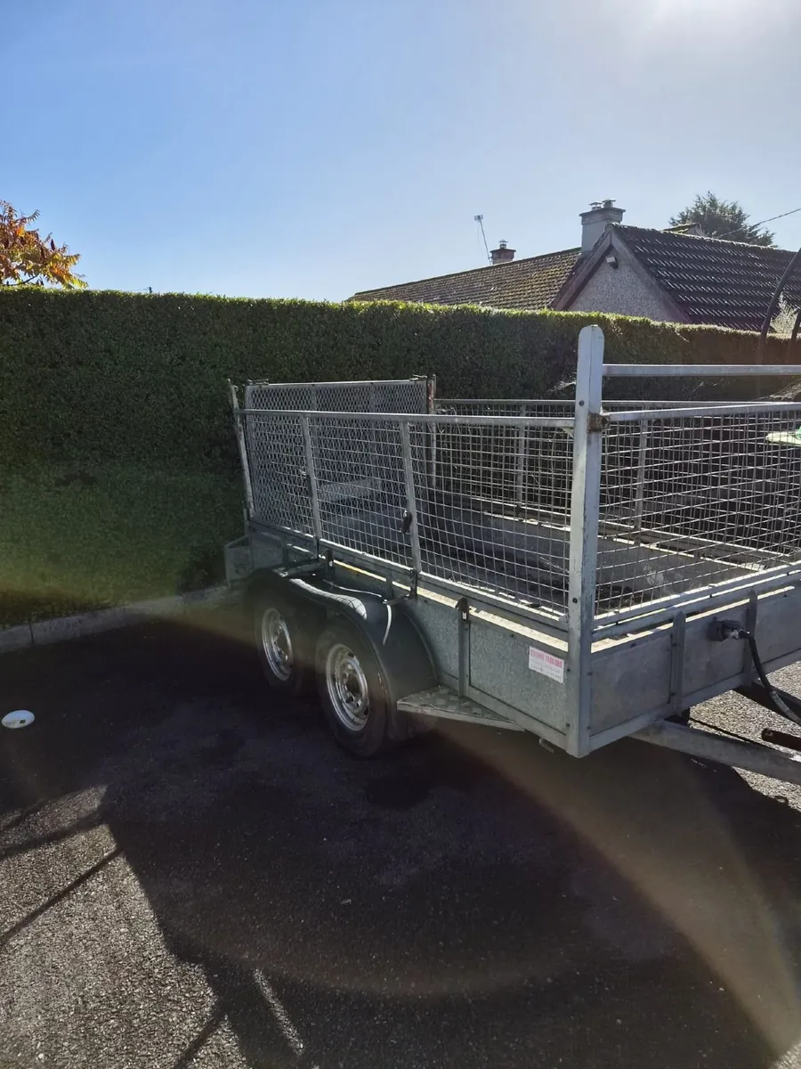 Trailer & Mixer For Sale - Image 1