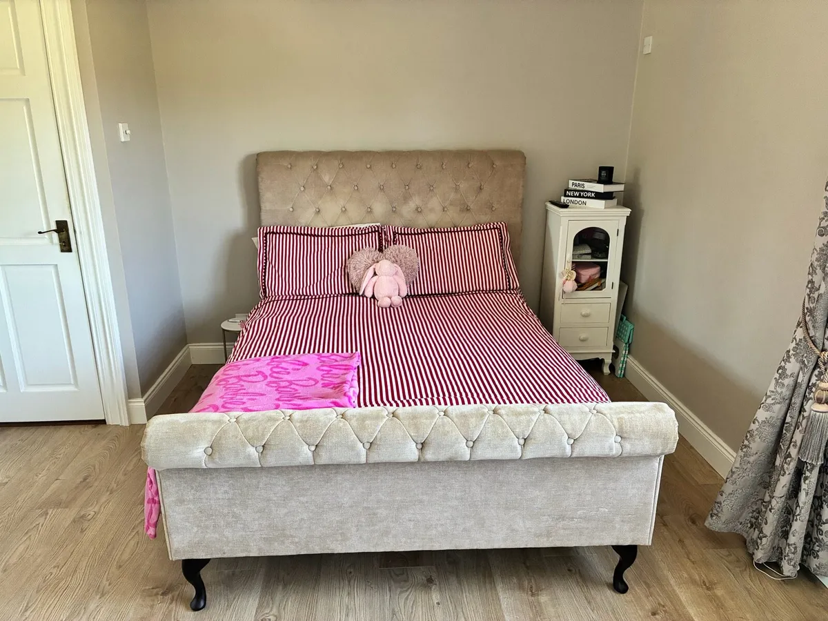 Double sleigh bed with mattress - Image 1