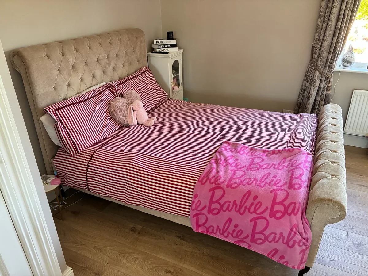 Double sleigh bed with mattress - Image 4