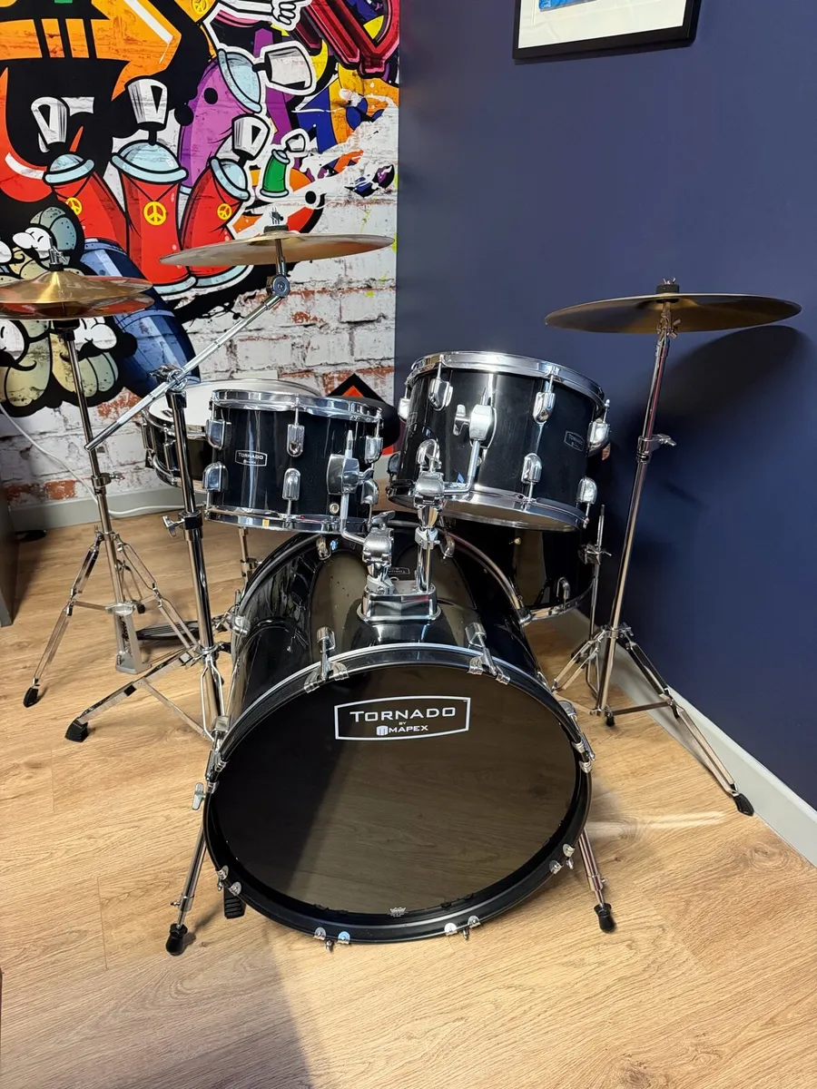 Mapex Tornado 22″ Rock Drum Kit in Black RRP£450 - Image 1