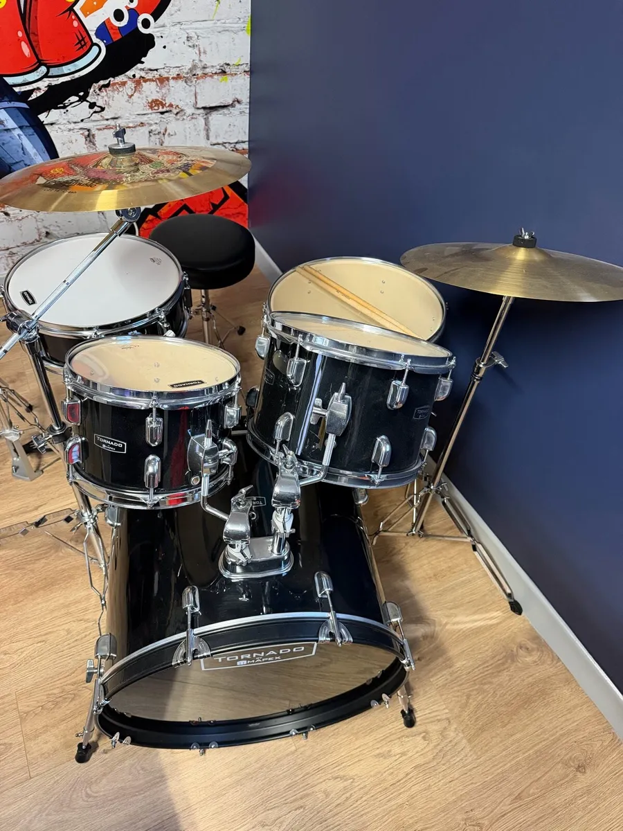 Mapex Tornado 22″ Rock Drum Kit in Black RRP£450 - Image 2
