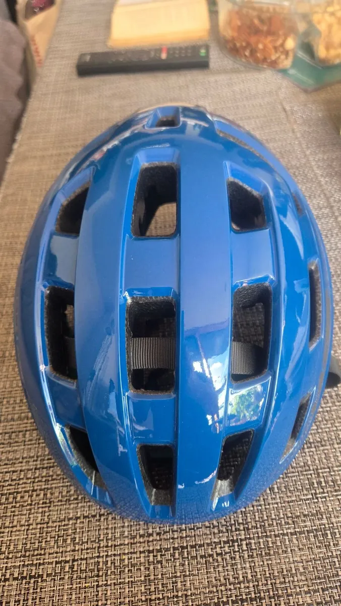 Lazer cycling helmet NEW - Image 1