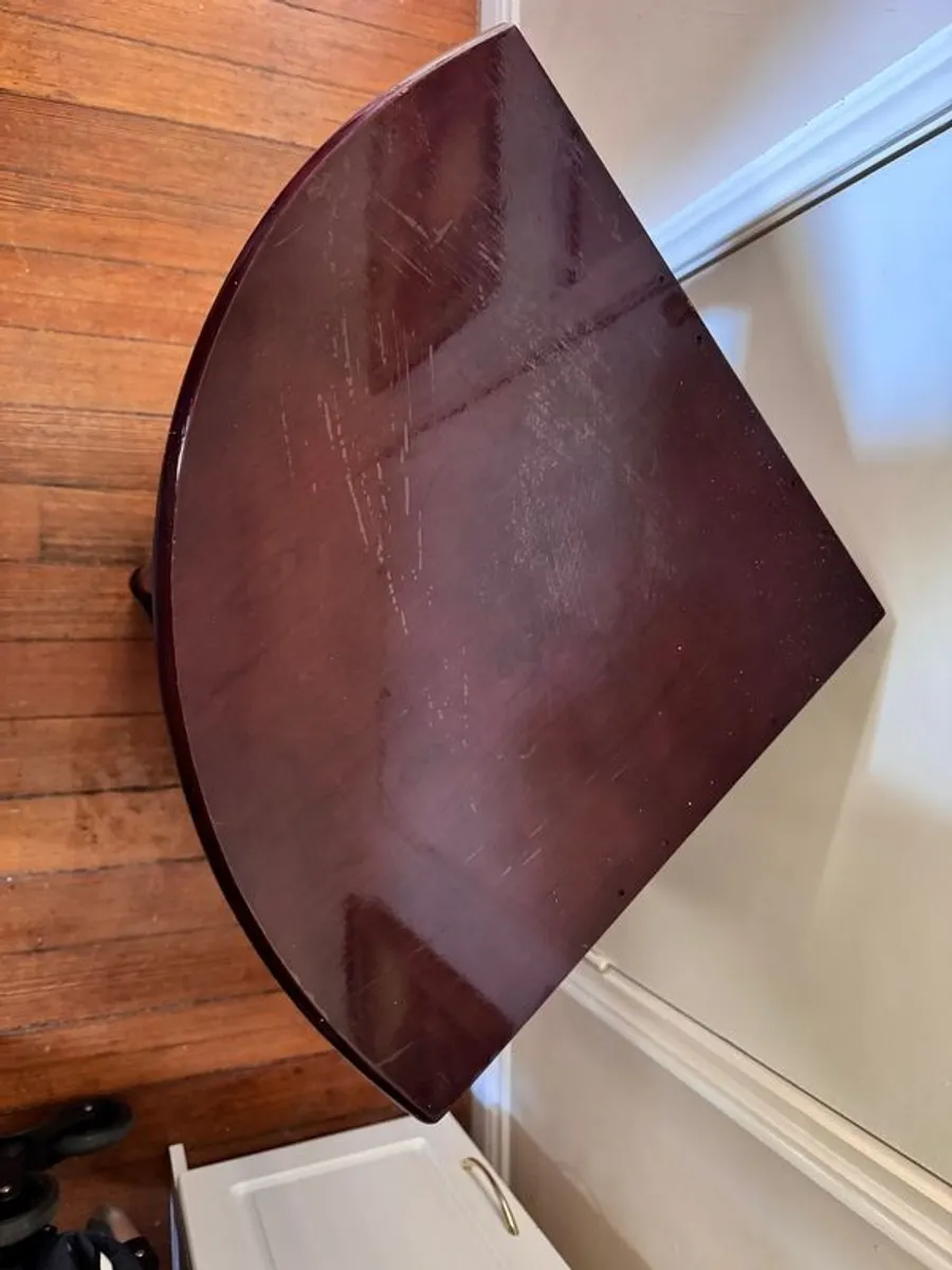 Mahogany Corner Lamp Table with 2 Drawers & Brass Details - Image 3
