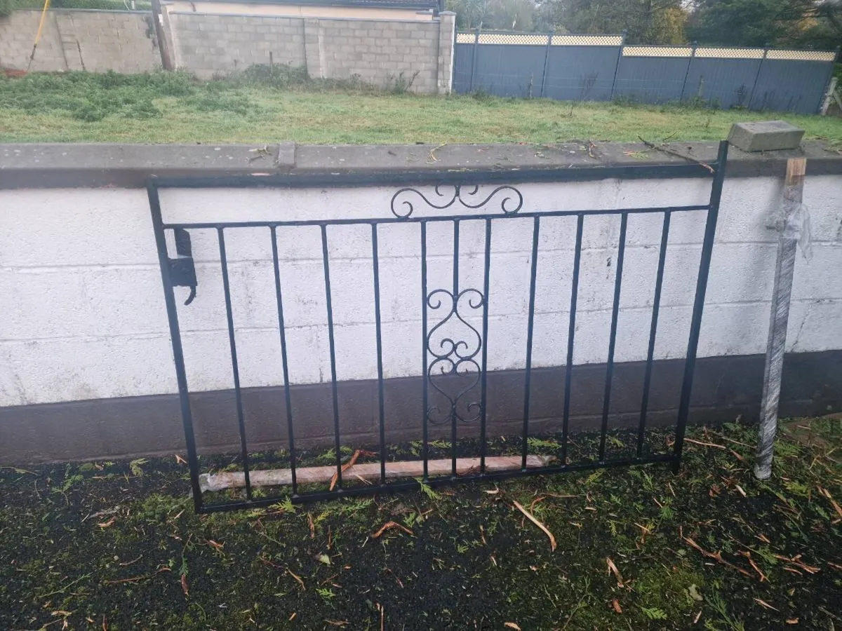 Refurbished Gates - Image 3