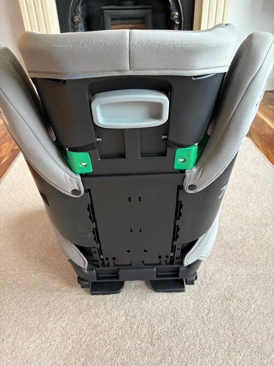 Joie Car Seat - Image 4