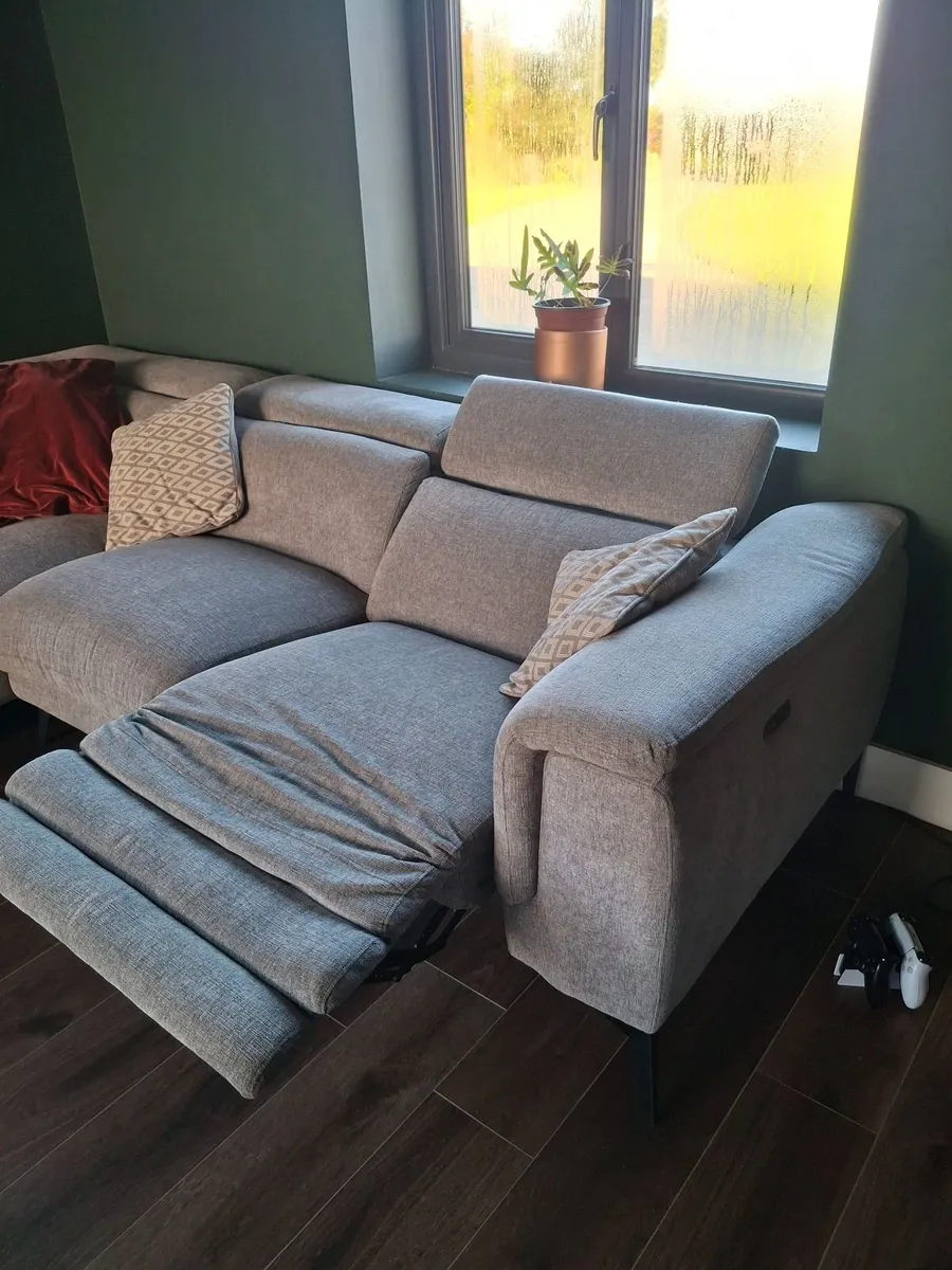 Corner sofa - Image 1