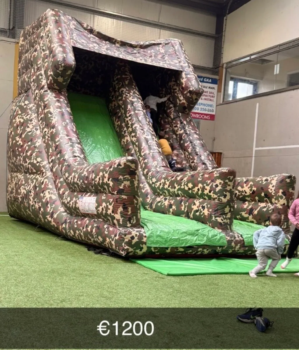 Bouncy castle - Image 1
