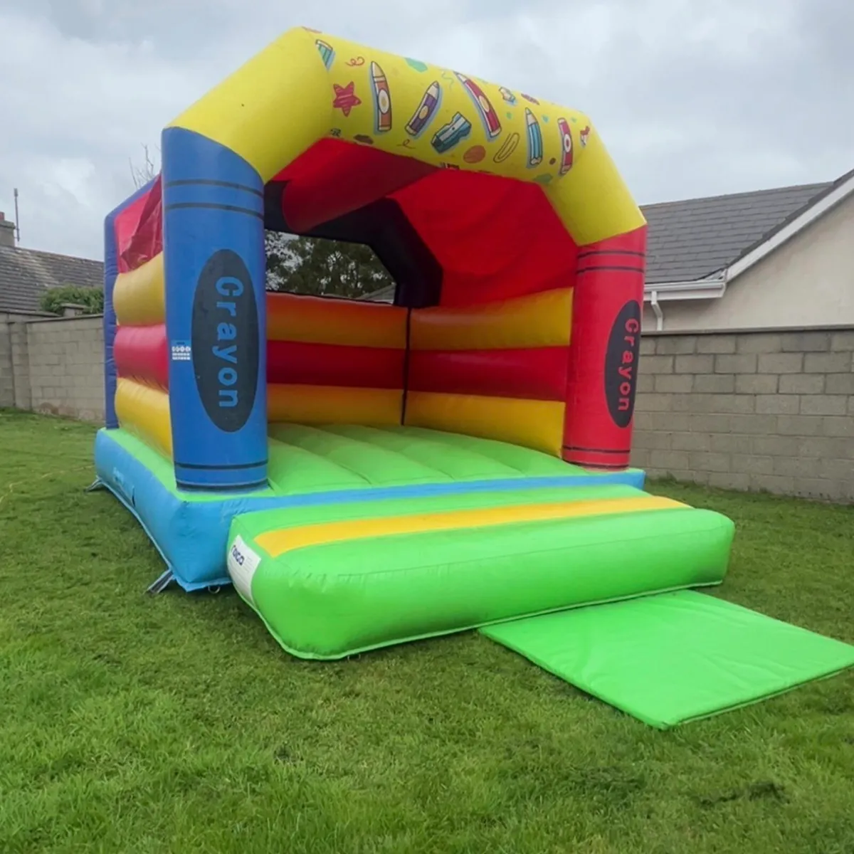 Bouncy castle - Image 4