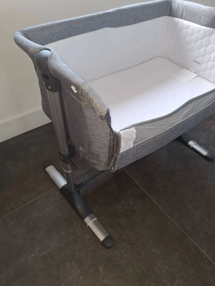 Baby cot - Image 4