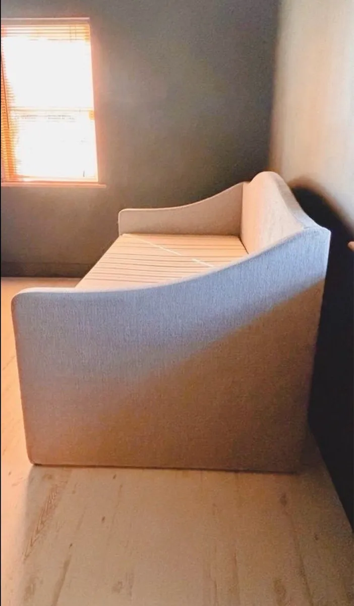 Light grey upholstered daybed - Image 2