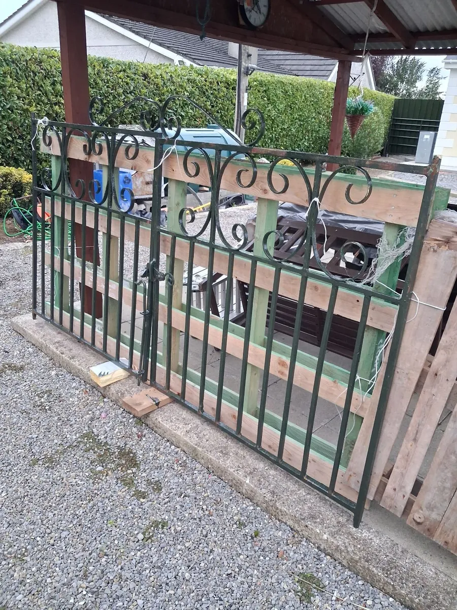 Gate - Image 1