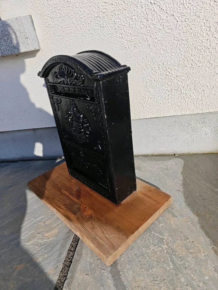 Cast iron letter box on stand - Image 2