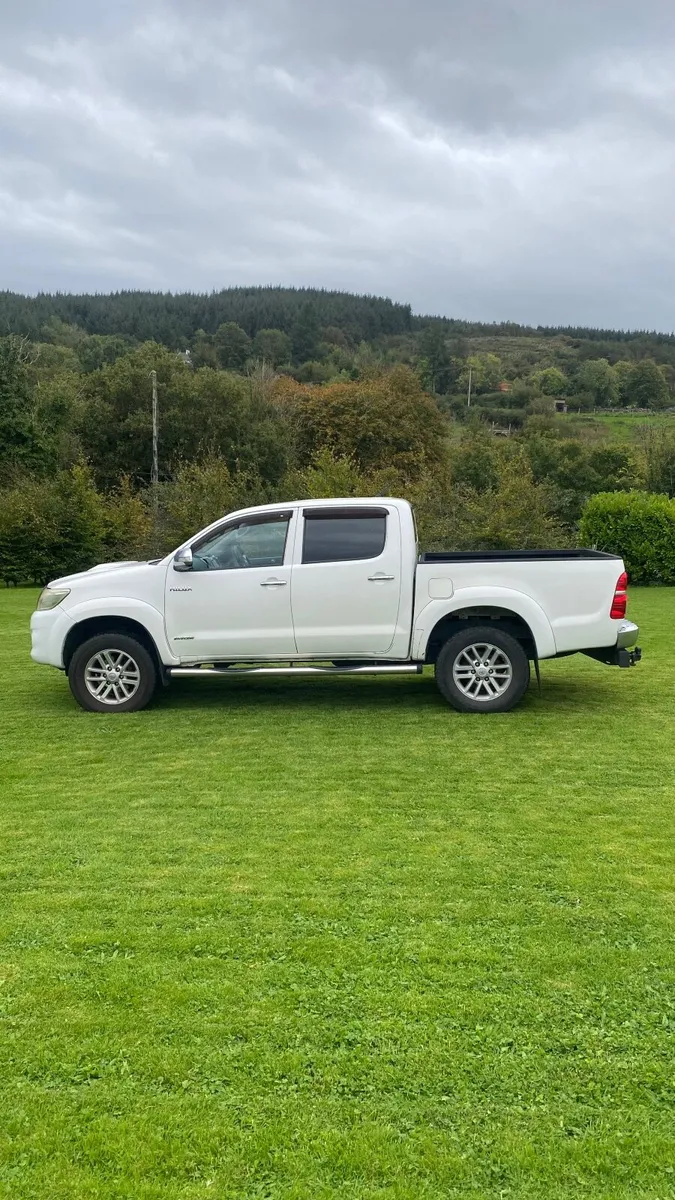 Toyota Hilux Invincible 2012 3.0D Crew Cab - Image 4