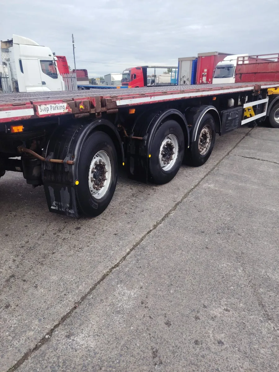 2015 Sdc Flat 12.9 metre Rear steering axle - Image 2
