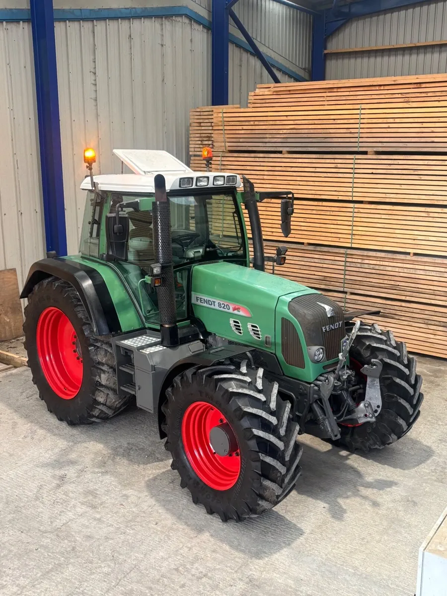 Fendt 820 - Image 1