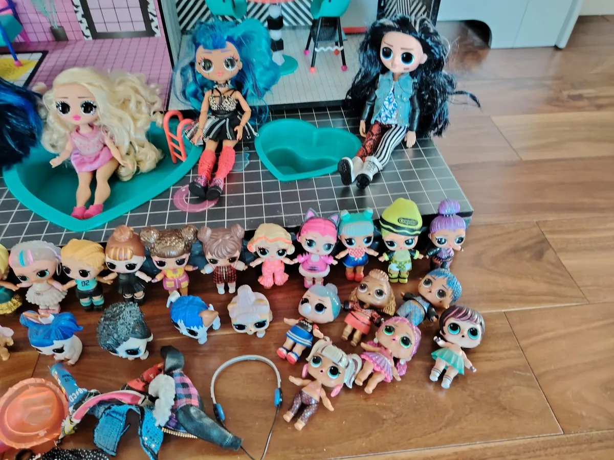 Lol doll house with dolls - Image 2