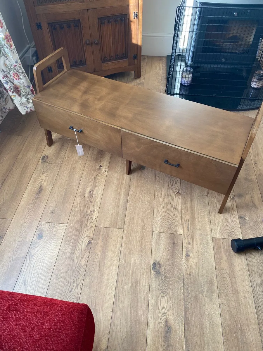 Tv stand - Image 1