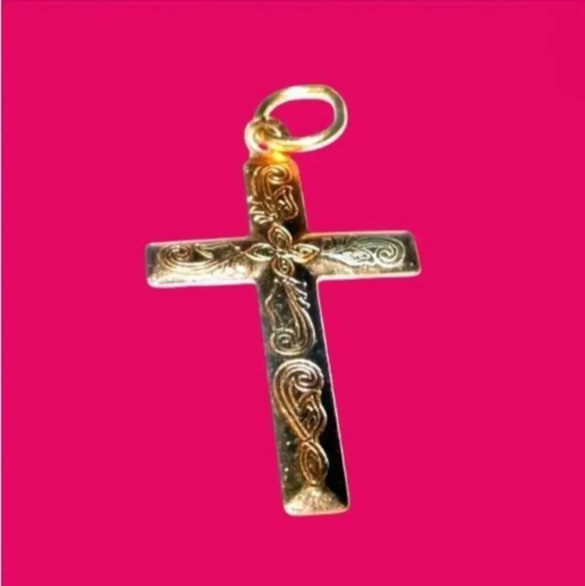 Vintage 9ct Gold Scroll Cross - Image 2