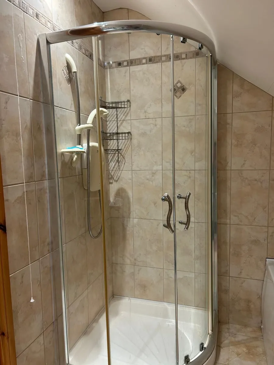 Quadrant Show Trays and Shower Doors - Image 1