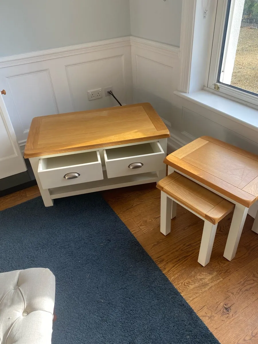 Coffee table and nest of tables - Image 2