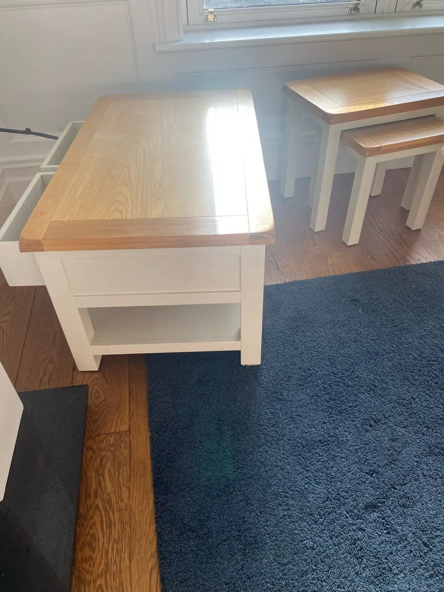 Coffee table and nest of tables - Image 4