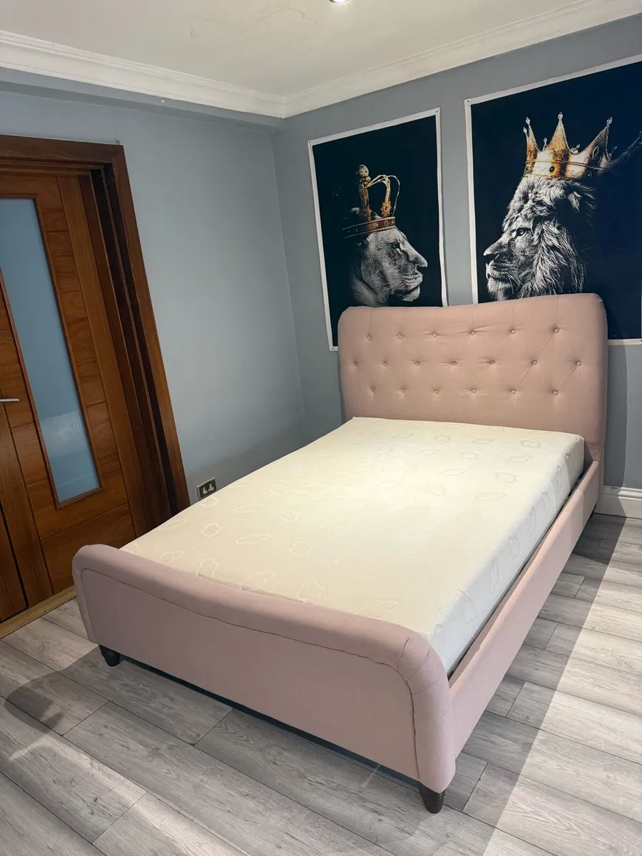 Double bed and mattress - Image 4