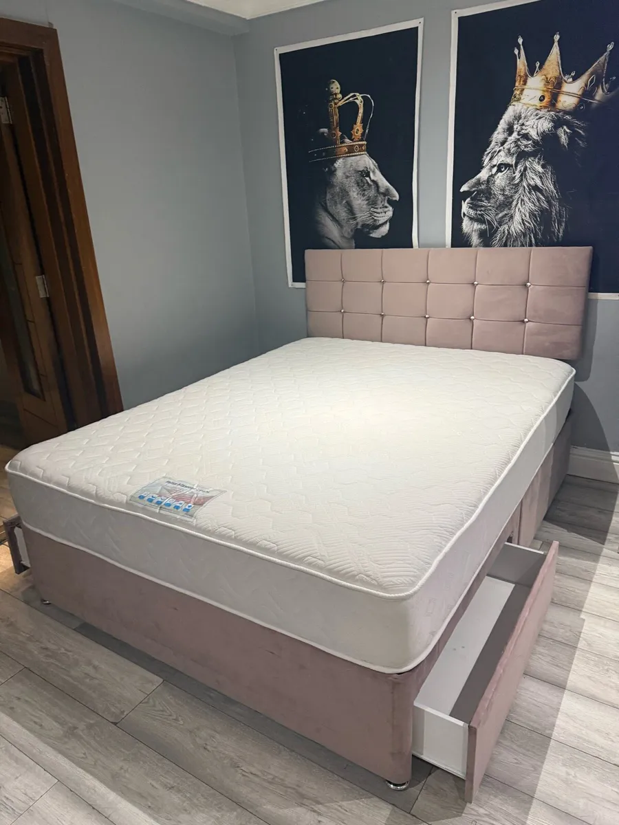 King size bed with mattress - Image 3