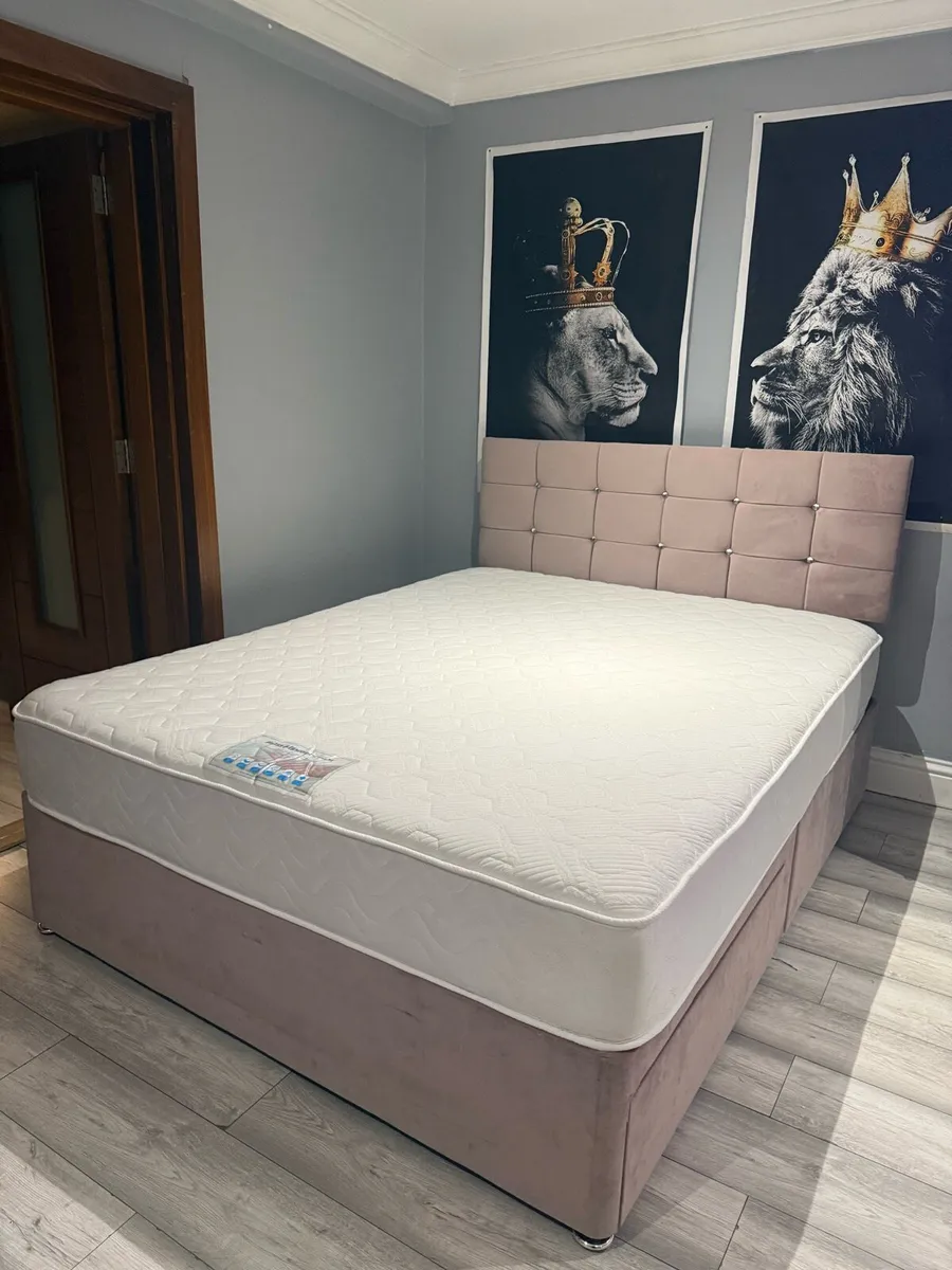 King size bed with mattress - Image 1