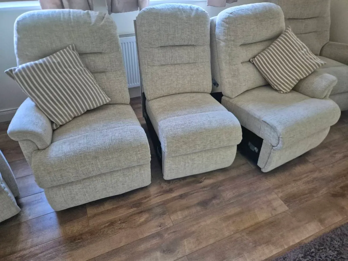 Sofa and 2 chairs - Image 3