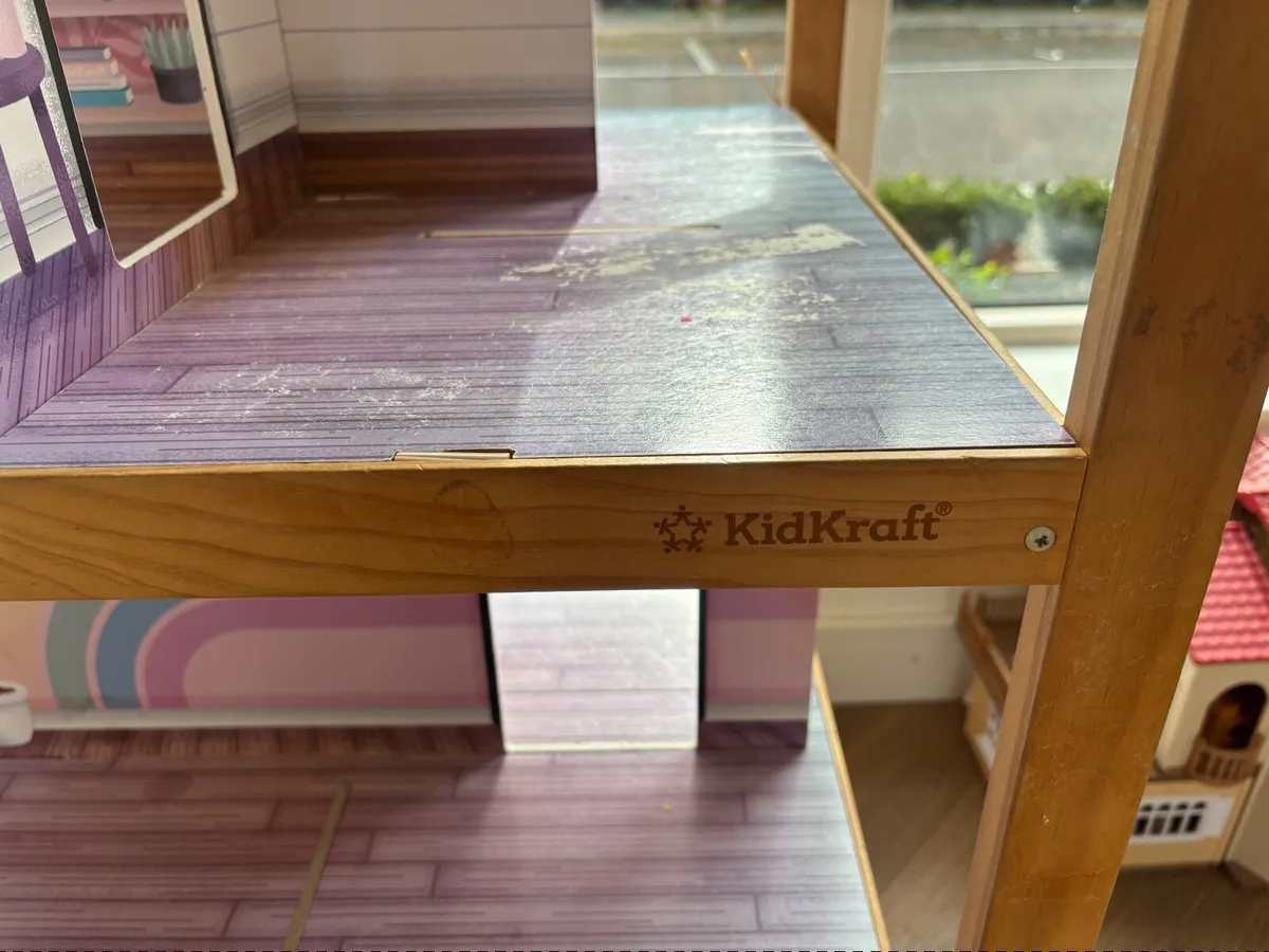 Kidcraft children’s play house - Image 2