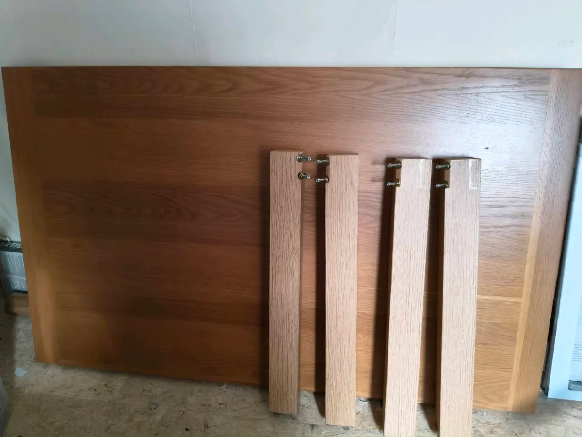 Kitchen table - Image 1