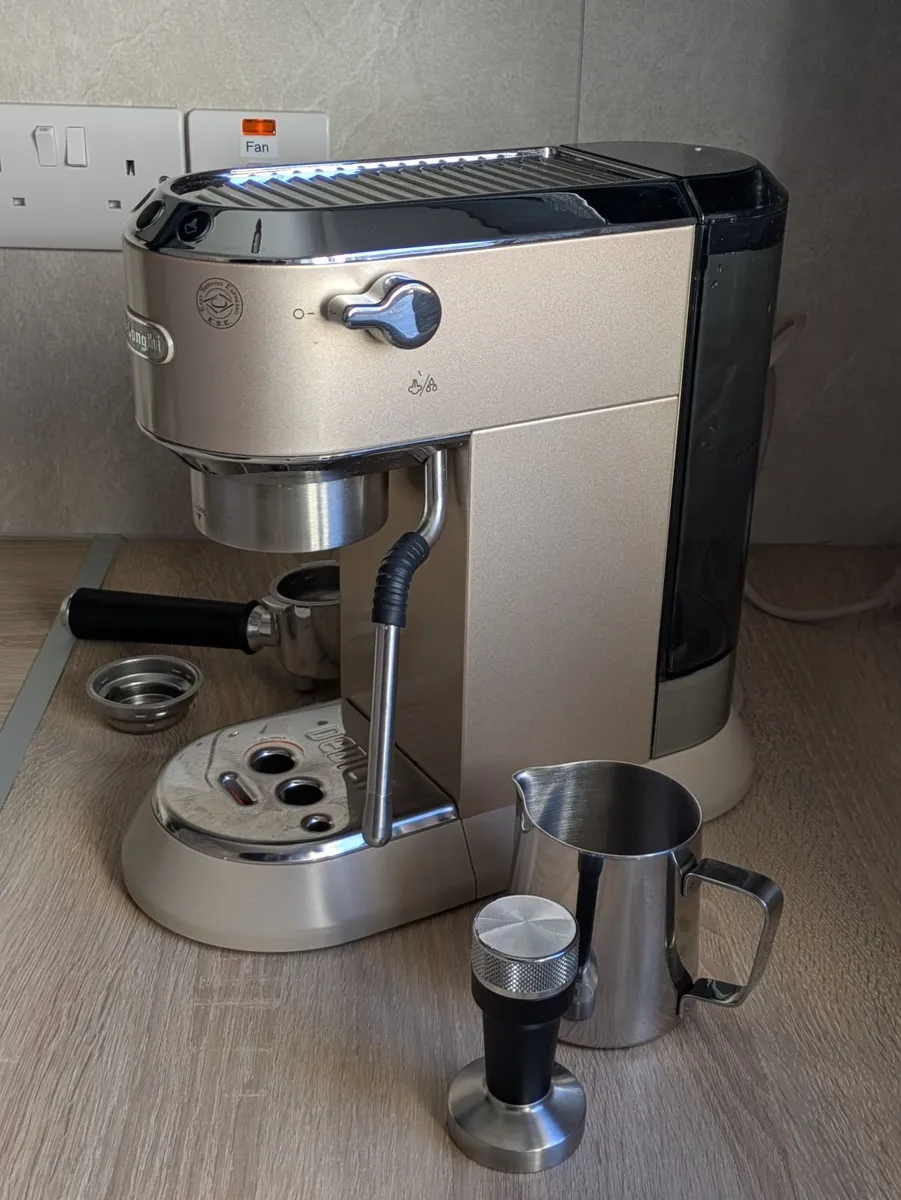 DeLonghi Coffee Machine - Image 1