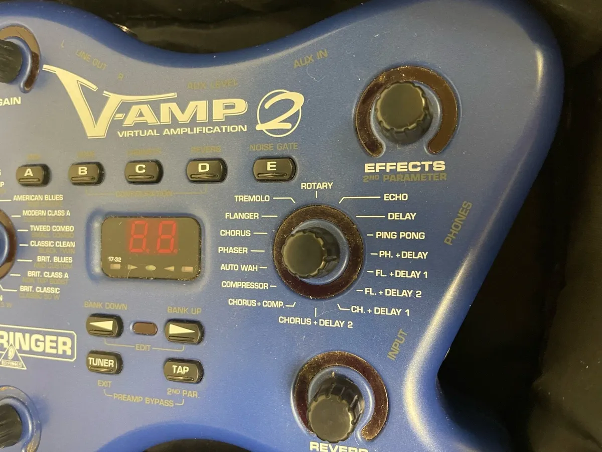Behringer V-Amp 2 - Guitar Amplifier - Image 3